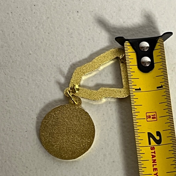 New Era Toronto Blue Jays Pin Brooch Baseball Hat Pins Streetwear Hats Gold - Picture 6 of 7